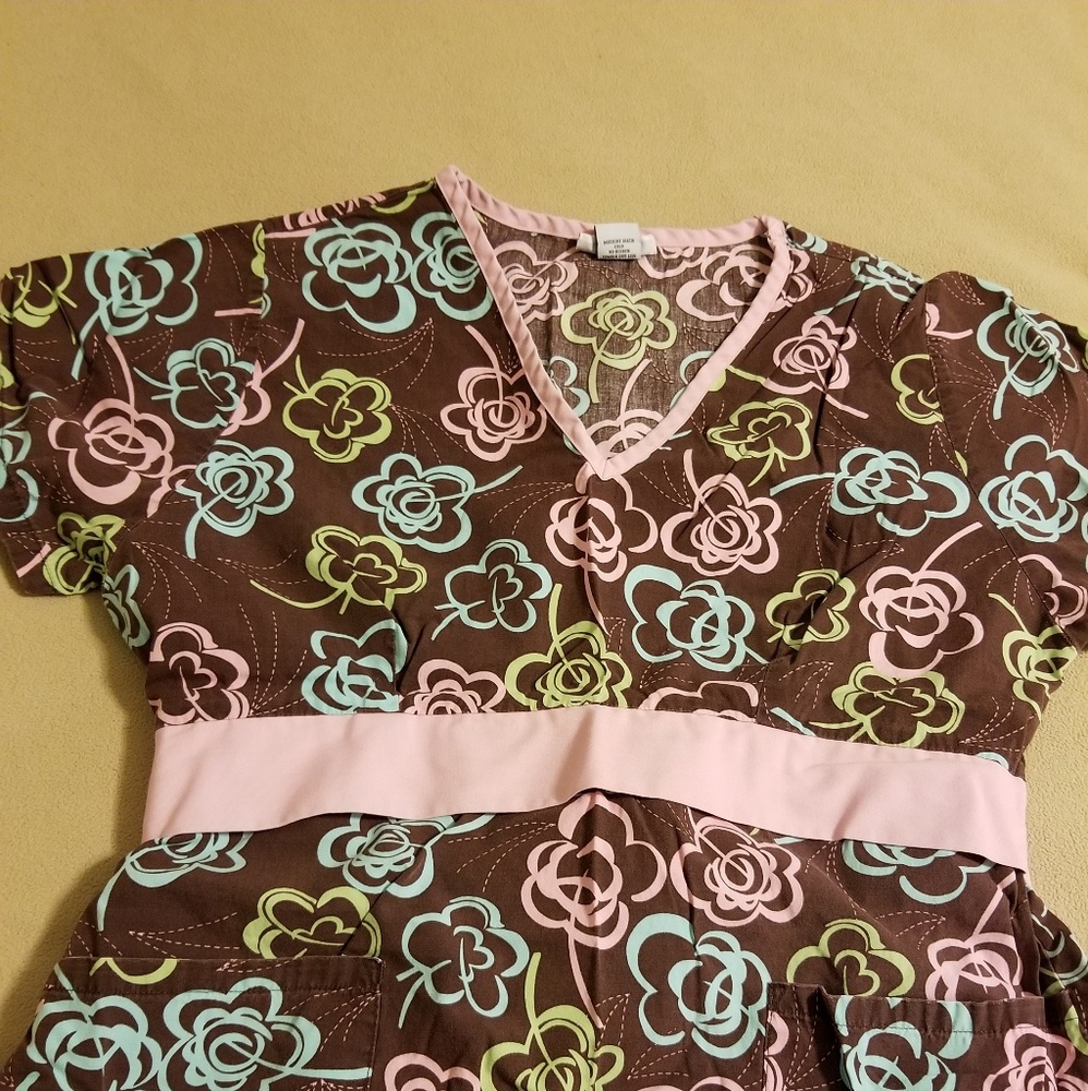 Scrub top